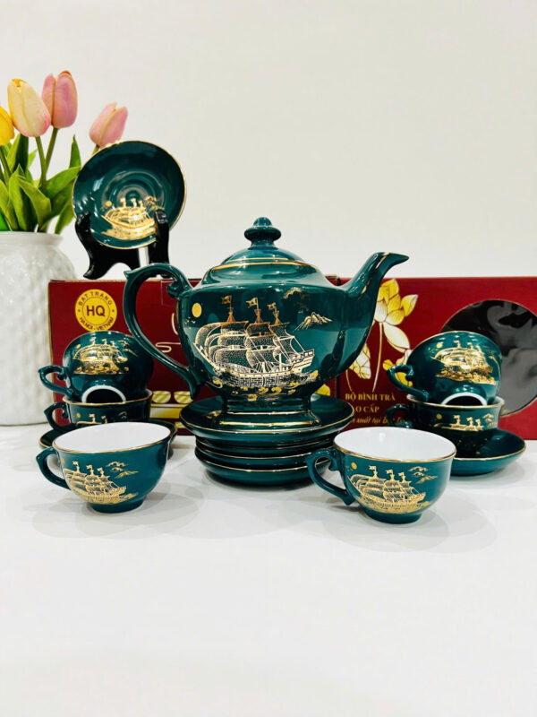 Bộ ấm chén thuận buồm xuôi gió
